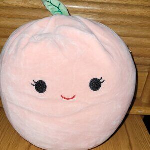 Squishmallows, Phyllis the Peach